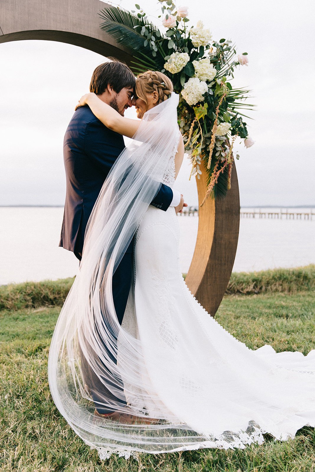 Venice Rose Flower Lace-Edged Wedding Veil, Chapel Length Veil
