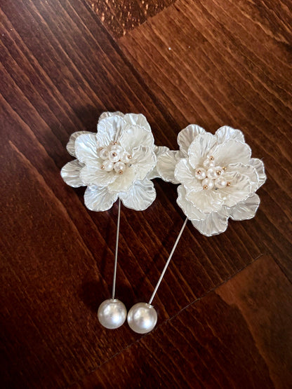 porcelain ivory flower hair pin for wedding veil bustle