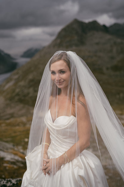 ruched bridal veil with sweetheart neckline dress
