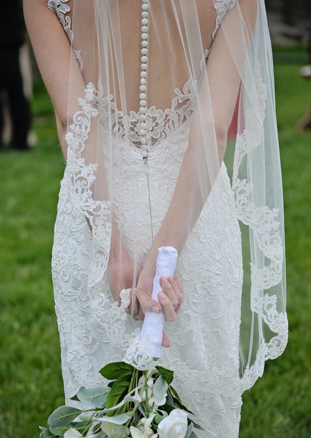 lace edged scallop wedding veil with illusion back